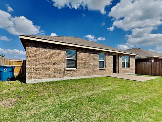 2002 Grimes Drive, Forney, TX 75126