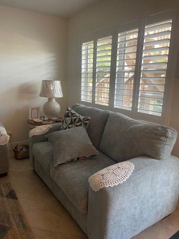 34 Hastings C 34, West Palm Beach, FL 33417