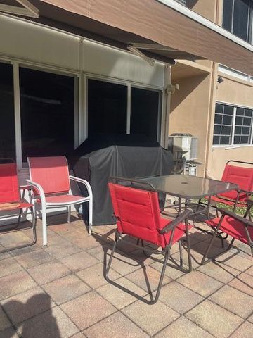 34 Hastings C 34, West Palm Beach, FL 33417