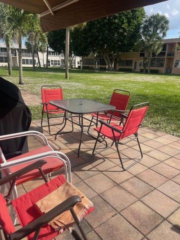 34 Hastings C 34, West Palm Beach, FL 33417