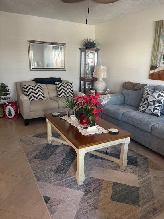 34 Hastings C 34, West Palm Beach, FL 33417