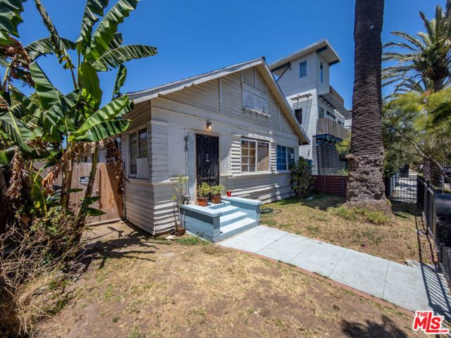 615 San Juan Avenue, Los Angeles, CA 90291