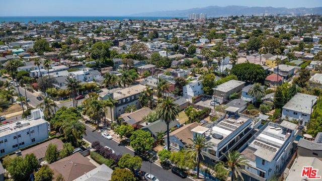 615 San Juan Avenue, Los Angeles, CA 90291