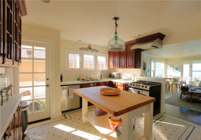 1061 Gaviota, Laguna Beach, CA 92651