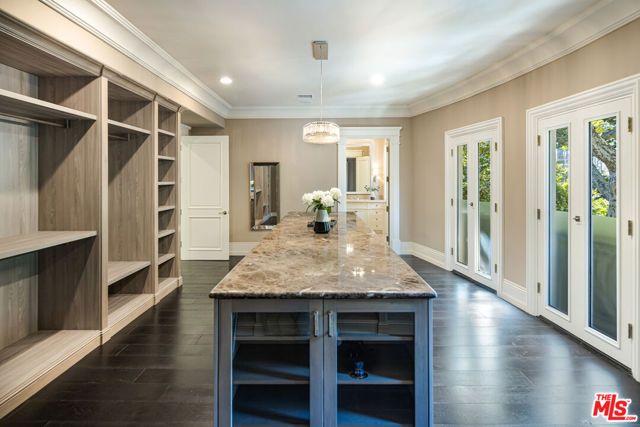 1350 Benedict Canyon Drive, Beverly Hills, CA 90210