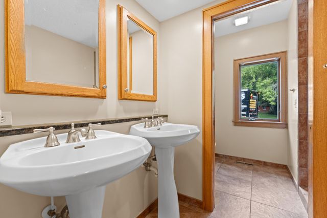 2418 5th Street SW, Rochester, MN 55902