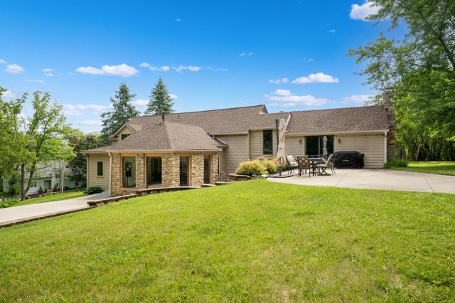 2418 5th Street SW, Rochester, MN 55902