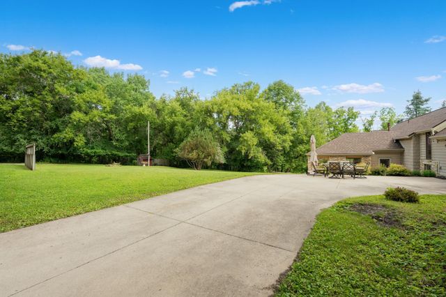 2418 5th Street SW, Rochester, MN 55902