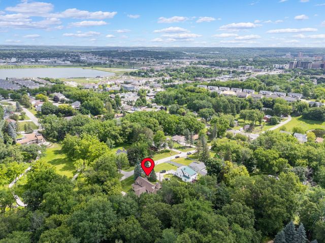 2418 5th Street SW, Rochester, MN 55902