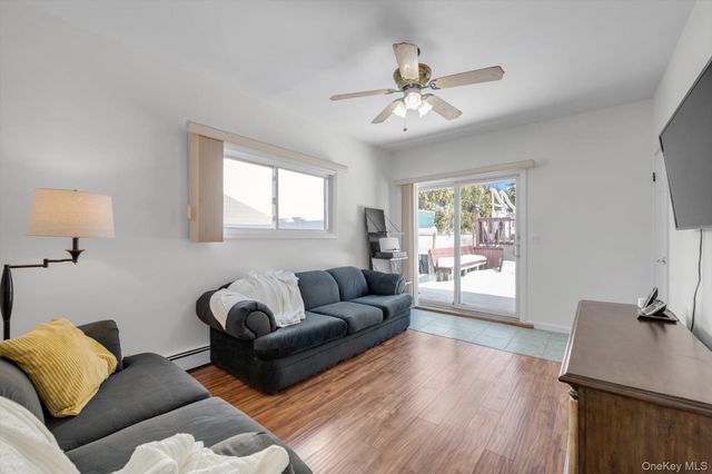 381 Robyn Place, East Meadow, NY 11554