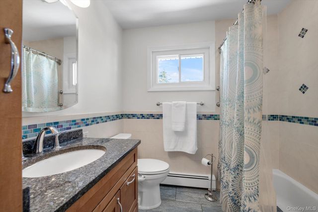 381 Robyn Place, East Meadow, NY 11554