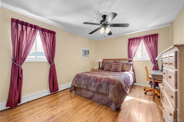 381 Robyn Place, East Meadow, NY 11554