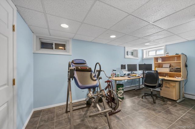 381 Robyn Place, East Meadow, NY 11554