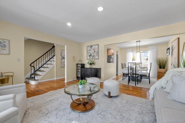 381 Robyn Place, East Meadow, NY 11554