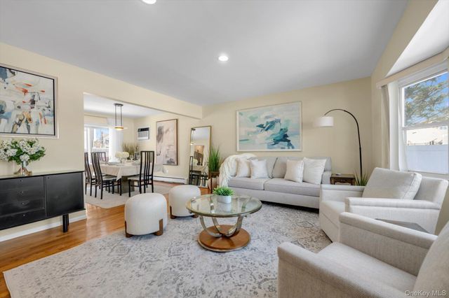 381 Robyn Place, East Meadow, NY 11554