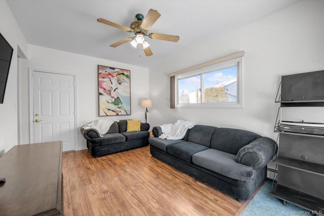 381 Robyn Place, East Meadow, NY 11554