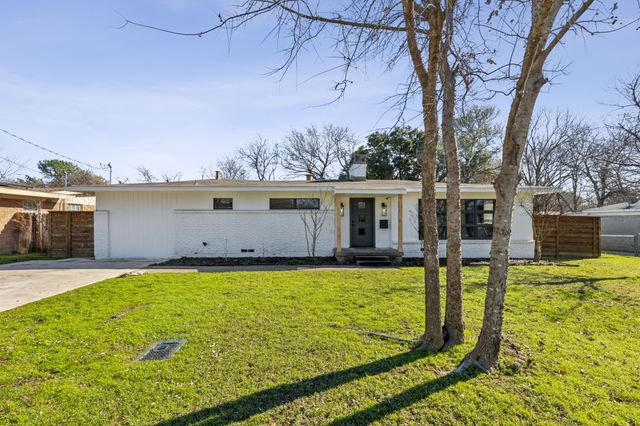 616 S Wildwood Drive, Irving, TX 75060