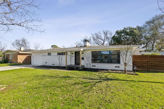 616 S Wildwood Drive, Irving, TX 75060