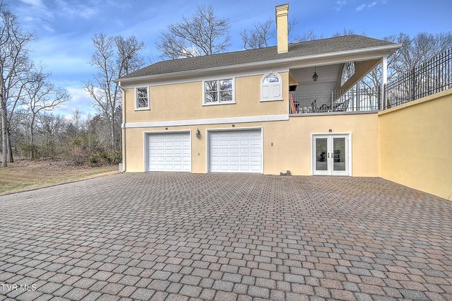 408 Fairway Estates Drive, Blountville, TN 37617