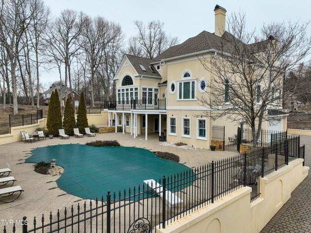 408 Fairway Estates Drive, Blountville, TN 37617