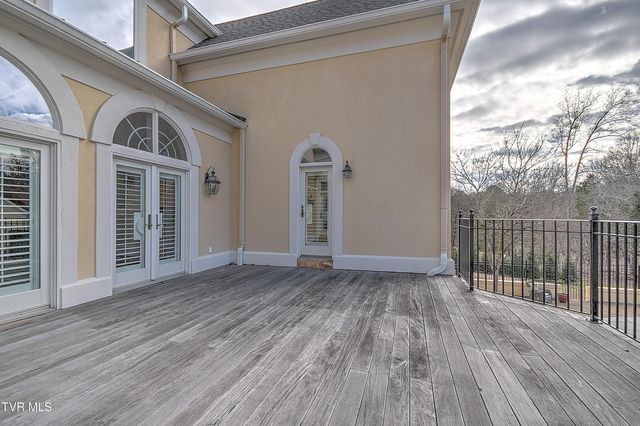 408 Fairway Estates Drive, Blountville, TN 37617