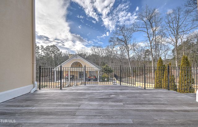 408 Fairway Estates Drive, Blountville, TN 37617