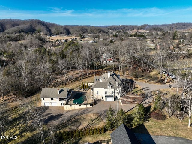 408 Fairway Estates Drive, Blountville, TN 37617