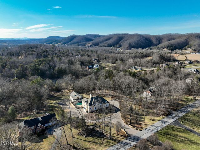 408 Fairway Estates Drive, Blountville, TN 37617