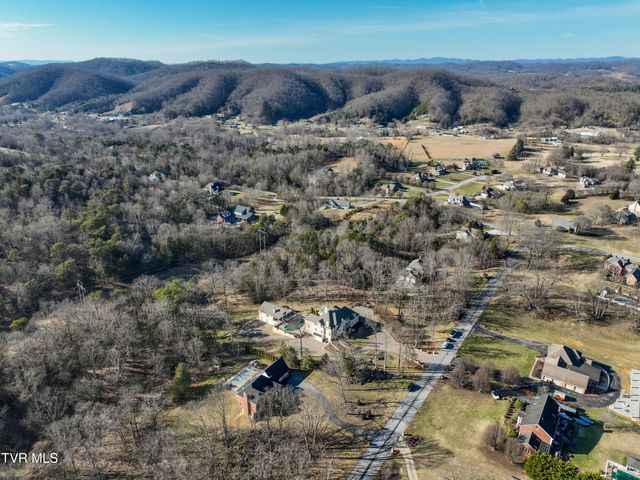 408 Fairway Estates Drive, Blountville, TN 37617