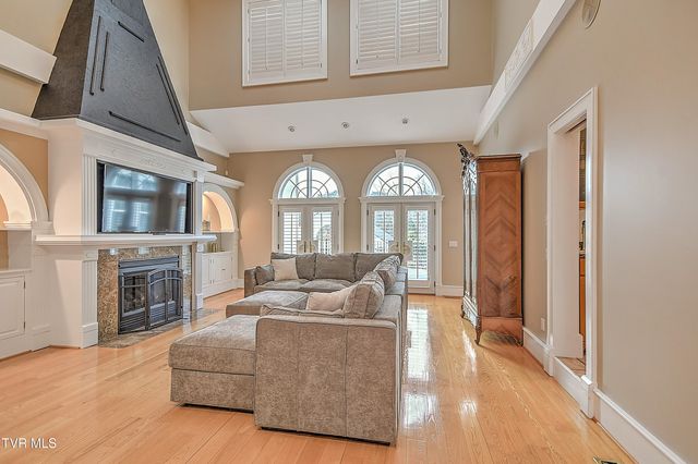 408 Fairway Estates Drive, Blountville, TN 37617