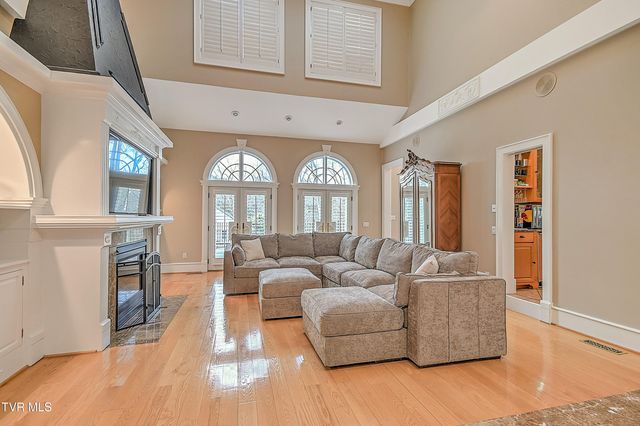 408 Fairway Estates Drive, Blountville, TN 37617