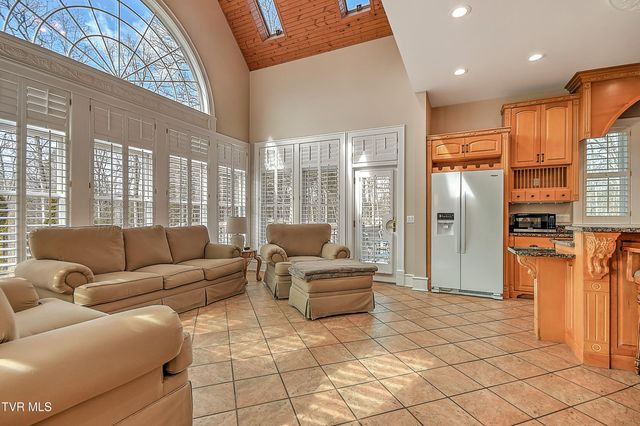 408 Fairway Estates Drive, Blountville, TN 37617