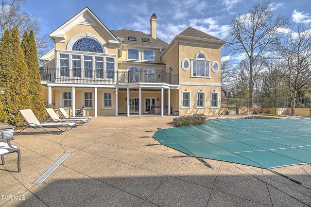 408 Fairway Estates Drive, Blountville, TN 37617