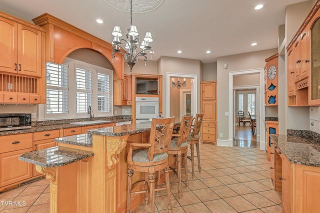 408 Fairway Estates Drive, Blountville, TN 37617