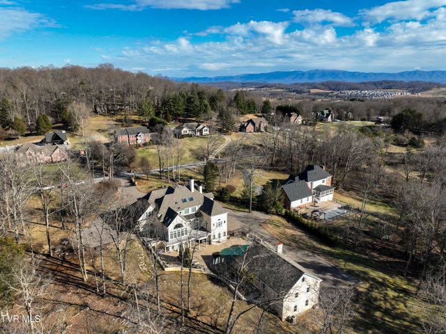 408 Fairway Estates Drive, Blountville, TN 37617