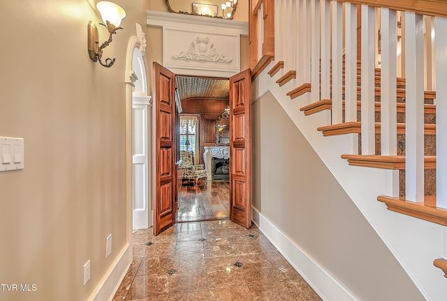 408 Fairway Estates Drive, Blountville, TN 37617