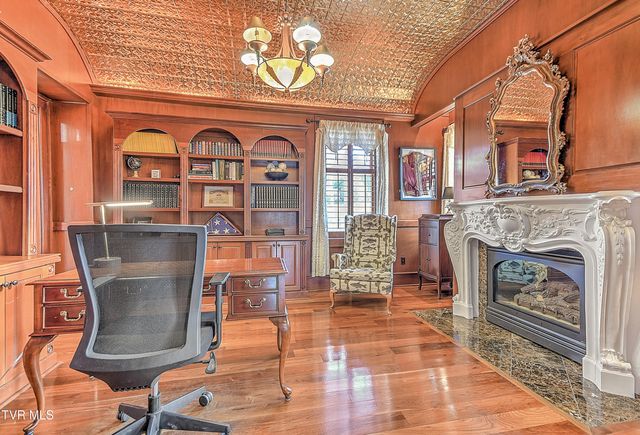 408 Fairway Estates Drive, Blountville, TN 37617