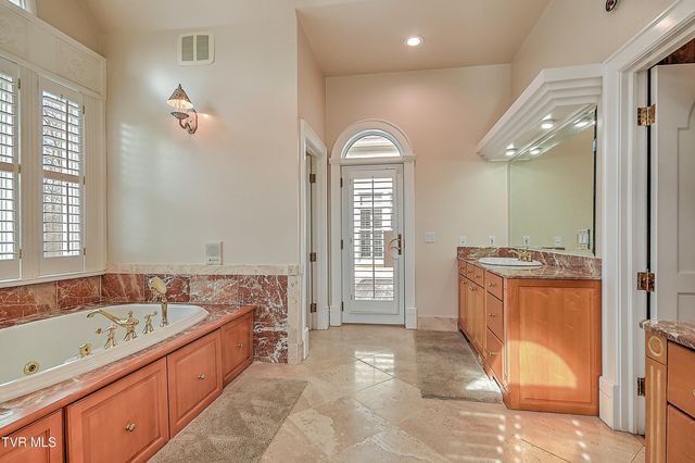 408 Fairway Estates Drive, Blountville, TN 37617