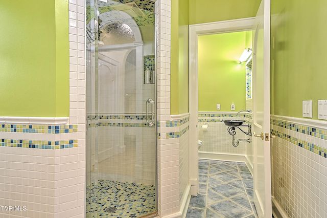 408 Fairway Estates Drive, Blountville, TN 37617