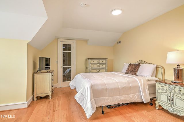 408 Fairway Estates Drive, Blountville, TN 37617