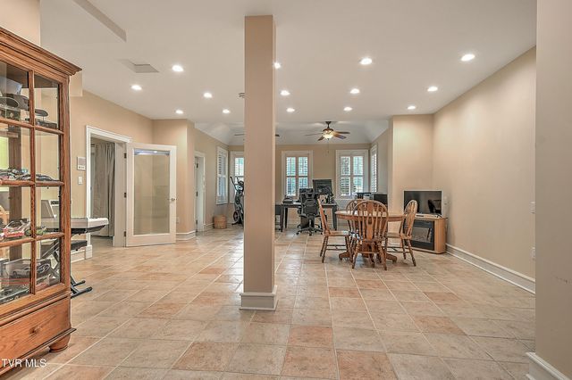 408 Fairway Estates Drive, Blountville, TN 37617