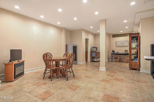 408 Fairway Estates Drive, Blountville, TN 37617