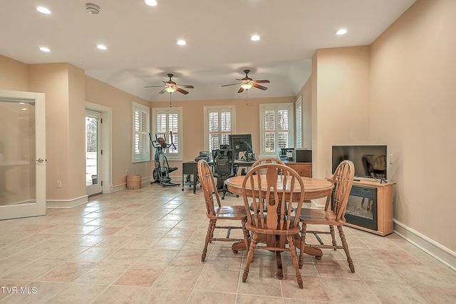 408 Fairway Estates Drive, Blountville, TN 37617