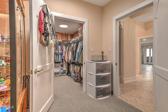 408 Fairway Estates Drive, Blountville, TN 37617