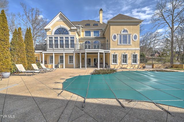 408 Fairway Estates Drive, Blountville, TN 37617