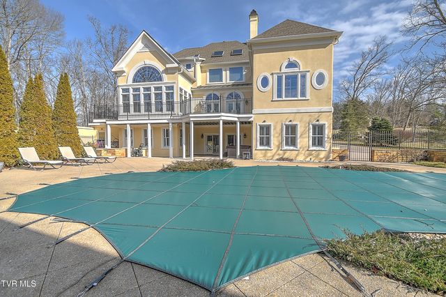 408 Fairway Estates Drive, Blountville, TN 37617