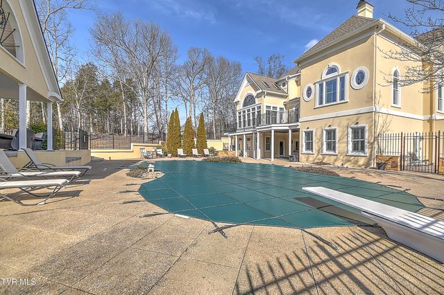 408 Fairway Estates Drive, Blountville, TN 37617