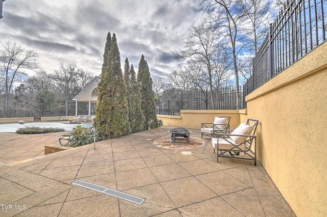 408 Fairway Estates Drive, Blountville, TN 37617