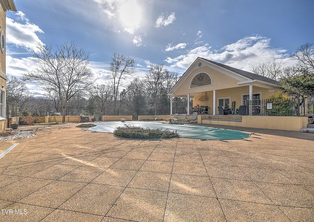 408 Fairway Estates Drive, Blountville, TN 37617