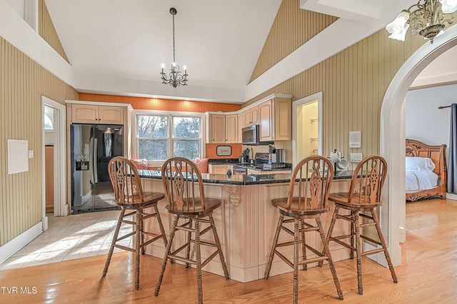 408 Fairway Estates Drive, Blountville, TN 37617